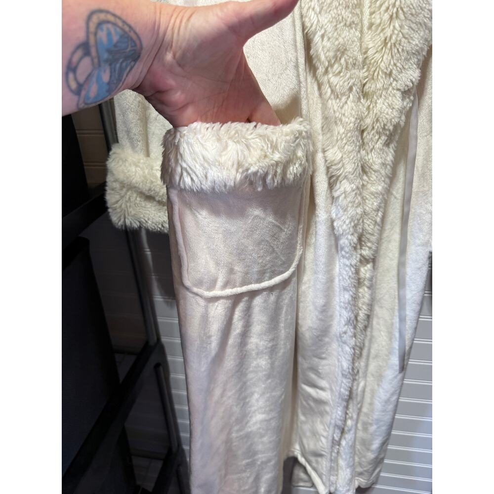 Pottery Barn Faux Fur Robe One Size - Picture 5 of 12